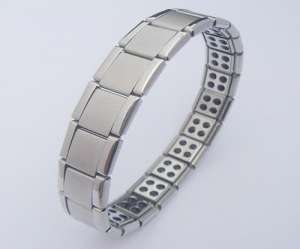 Titanium Bracelets Silver Manufacturer Supplier Wholesale Exporter Importer Buyer Trader Retailer in Fazalpur Uttar Pradesh India